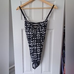 Ladies Black & White Geometric One-Piece Swimsuit (Size XL)